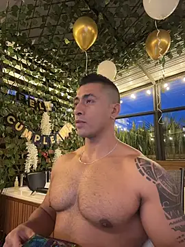 Snapshot of aaroncolombia chatting on April 8, 2026, 11:27 pm aaroncolombia online show from April 8, 2026, 11:27 pm