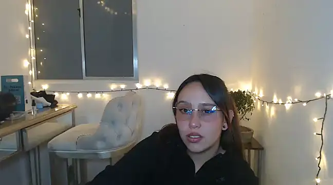 Skarlet Adams28 online show from January 29, 2025, 7:32 pm