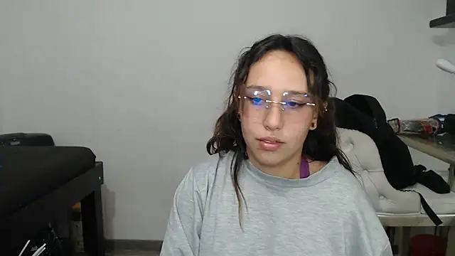 Skarlet Adams28 online show from February 6, 2025, 2:00 am