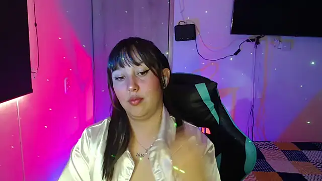 Skarlet Adams28 online show from April 8, 2026, 7:25 pm