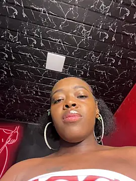 Thyana LS online show from October 29, 2025, 1:35 pm