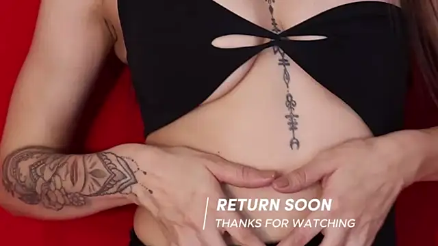 viooletaa online show from October 6, 2025, 6:27 pm