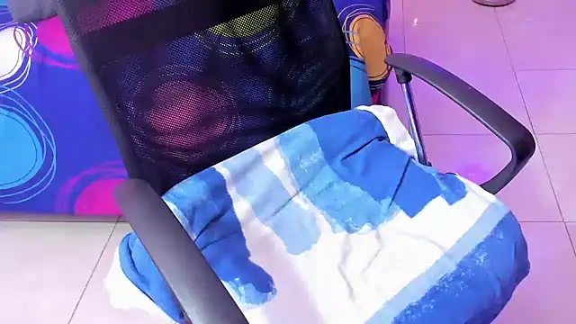 TEE DIRTY SQUIRT online show from January 8, 2025, 11:54 am