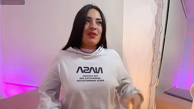 Brendda tay online show from March 14, 2025, 3:26 am