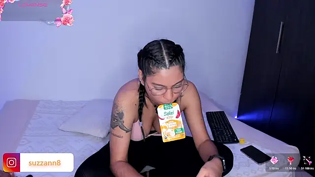 Snapshot of AnneteLynch chatting on February 25, 2026, 11:36 pm AnneteLynch online show from February 25, 2026, 11:36 pm