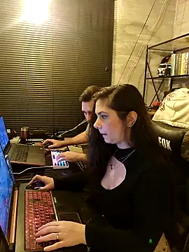 CoelhinhaGostosa online show from December 4, 2025, 7:06 am