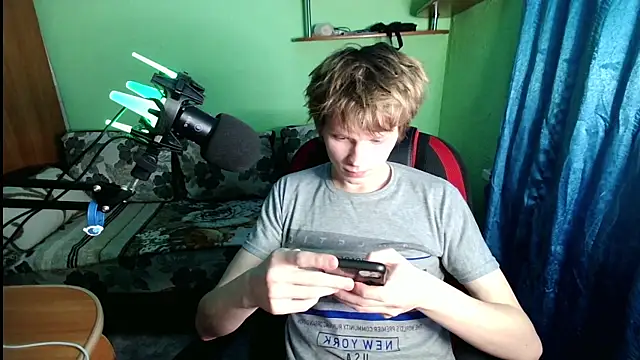 fameboyboo online show from November 23, 2025, 3:23 pm