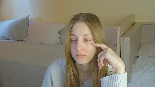 Snapshot of BritneyCruze chatting on February 17, 2026, 8:44 am BritneyCruze online show from February 17, 2026, 8:44 am