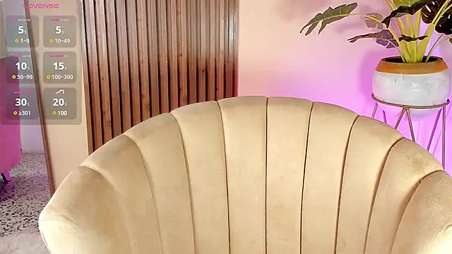 Snapshot of kenayfox chatting on February 25, 2025, 5:30 am kenayfox online show from February 25, 2025, 5:30 am