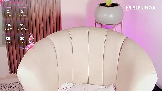 kenayfox online show from February 19, 2026, 6:53 am