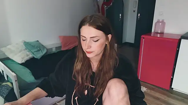 ce leste   online show from October 23, 2025, 1:21 pm