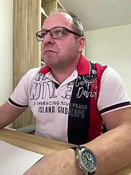 coupleLatinaLovers online show from March 16, 2026, 8:29 am