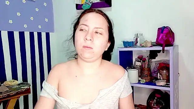 Snapshot of PetiteIvoryQueen19 chatting on May 23, 2026, 5:34 am PetiteIvoryQueen19 online show from May 23, 2026, 5:34 am
