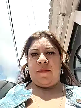 Laura-Hernandez online show from January 15, 2025, 7:34 pm