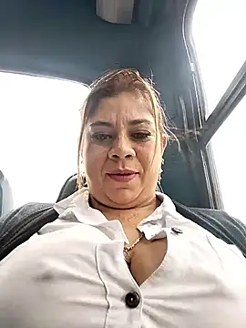 Laura-Hernandez online show from October 4, 2025, 2:59 pm