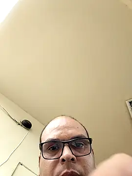 Snapshot of Camilo-31RI chatting on February 23, 2026, 1:52 pm Camilo-31RI online show from February 23, 2026, 1:52 pm