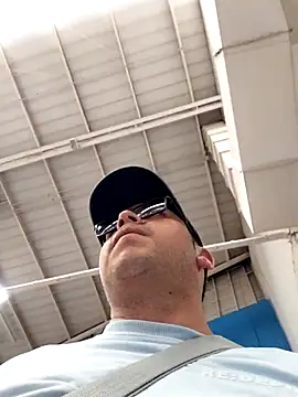 Camilo-31RI online show from April 10, 2026, 2:44 pm