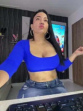 Snapshot of Abril10_ chatting on April 3, 2026, 1:20 pm Abril10 online show from April 3, 2026, 1:20 pm