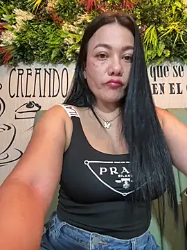 Snapshot of Abril10_ chatting on April 15, 2026, 2:57 pm Abril10 online show from April 15, 2026, 2:57 pm