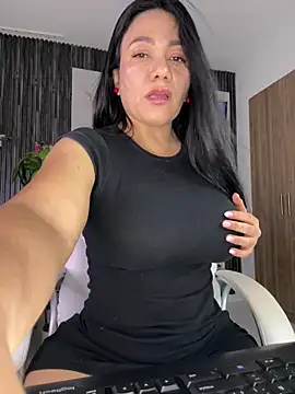 Snapshot of Abril10_ chatting on May 22, 2026, 2:22 pm Abril10 online show from May 22, 2026, 2:22 pm