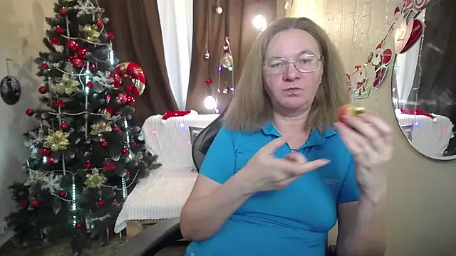 Snapshot of HolyMilfa chatting on December 4, 2024, 10:35 am HolyMilfa online show from December 4, 2024, 10:35 am