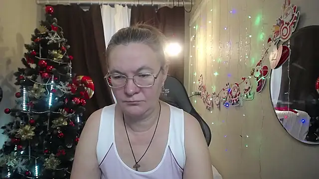 Snapshot of HolyMilfa chatting on December 5, 2024, 7:27 am HolyMilfa online show from December 5, 2024, 7:27 am