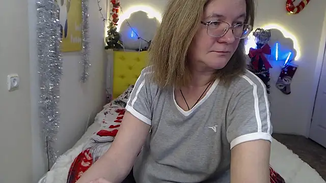 Snapshot of HolyMilfa chatting on December 8, 2024, 1:36 pm HolyMilfa online show from December 8, 2024, 1:36 pm