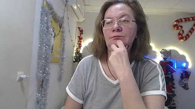 Snapshot of HolyMilfa chatting on January 5, 2025, 2:08 pm HolyMilfa online show from January 5, 2025, 2:08 pm