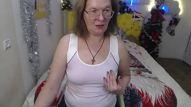 Snapshot of HolyMilfa chatting on January 8, 2025, 10:59 am HolyMilfa online show from January 8, 2025, 10:59 am