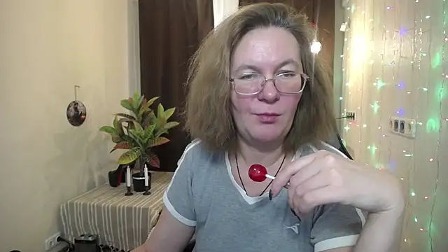 Snapshot of HolyMilfa chatting on January 26, 2025, 10:34 am HolyMilfa online show from January 26, 2025, 10:34 am