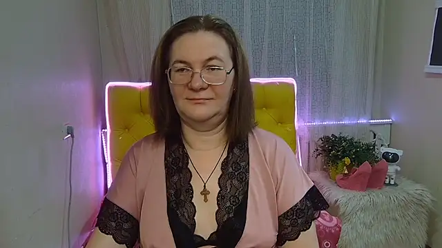 Snapshot of HolyMilfa chatting on February 1, 2025, 7:36 am HolyMilfa online show from February 1, 2025, 7:36 am