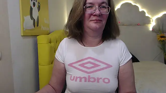 Snapshot of HolyMilfa chatting on February 8, 2025, 2:05 pm HolyMilfa online show from February 8, 2025, 2:05 pm