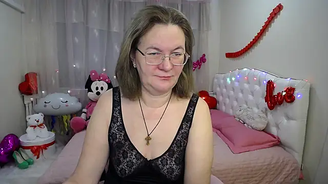 Snapshot of HolyMilfa chatting on February 13, 2025, 7:45 am HolyMilfa online show from February 13, 2025, 7:45 am