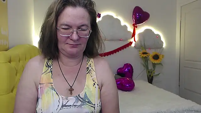 Snapshot of HolyMilfa chatting on February 14, 2025, 1:40 pm HolyMilfa online show from February 14, 2025, 1:40 pm