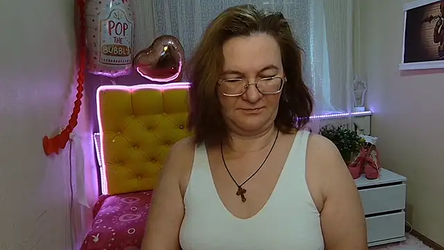 Snapshot of HolyMilfa chatting on February 23, 2025, 10:49 am HolyMilfa online show from February 23, 2025, 10:49 am