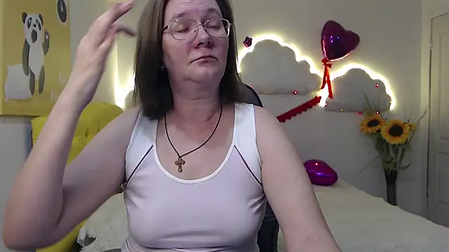 Snapshot of HolyMilfa chatting on March 22, 2025, 2:03 pm HolyMilfa online show from March 22, 2025, 2:03 pm