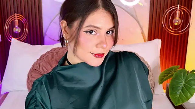 pamelajons  online show from May 14, 2026, 12:34 pm