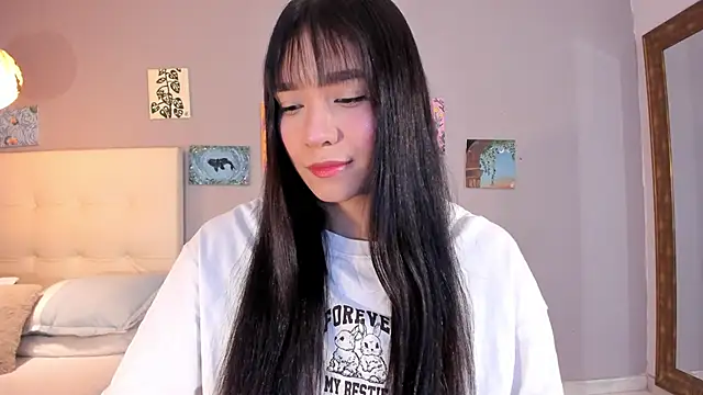 Maia W10 online show from May 13, 2026, 12:24 pm
