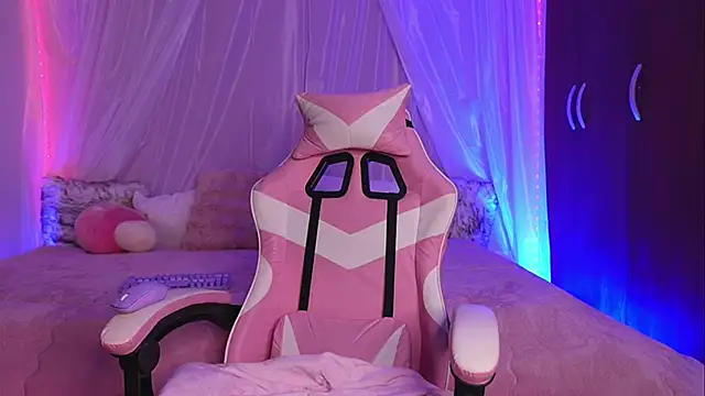 Lilou albrecht online show from April 10, 2026, 6:34 pm