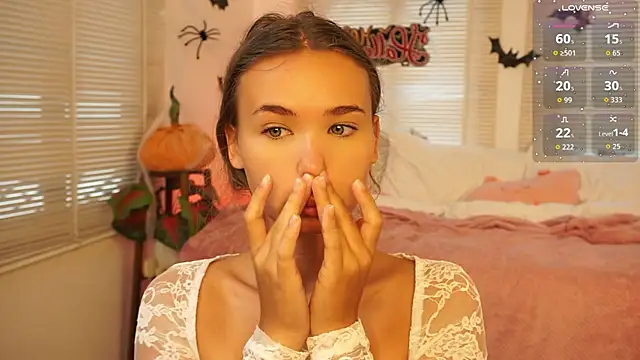 lexicoyy  online show from November 2, 2025, 4:37 am