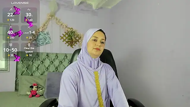 Snapshot of BadraSaadi chatting on October 1, 2025, 7:42 pm BadraSaadi online show from October 1, 2025, 7:42 pm