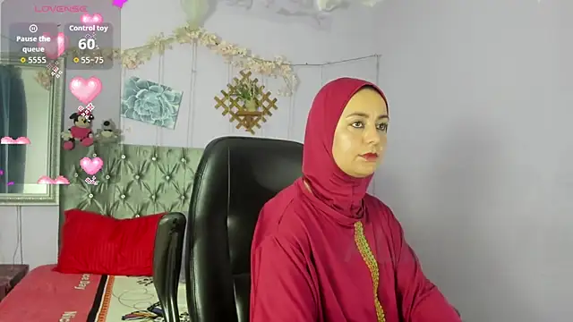 Snapshot of BadraSaadi chatting on February 26, 2026, 7:35 pm BadraSaadi online show from February 26, 2026, 7:35 pm