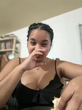 Lucy wilson5 online show from December 3, 2025, 1:13 am