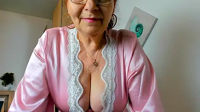 Snapshot of sweetangell69_ chatting on April 28, 2026, 2:27 am sweetangell69 online show from April 28, 2026, 2:27 am