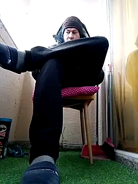 Snapshot of Lovely_milk chatting on December 19, 2024, 8:23 am Lovely milk online show from December 19, 2024, 8:23 am