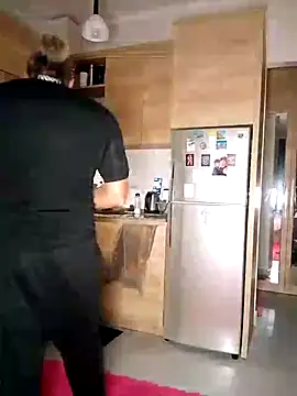 Snapshot of Lovely_milk chatting on December 19, 2024, 2:46 pm Lovely milk online show from December 19, 2024, 2:46 pm