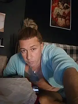 Snapshot of Lovely_milk chatting on January 1, 2025, 2:20 pm Lovely milk online show from January 1, 2025, 2:20 pm