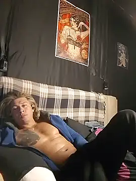 Snapshot of Lovely_milk chatting on March 8, 2025, 11:07 pm Lovely milk online show from March 8, 2025, 11:07 pm