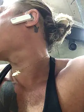 Snapshot of Lovely_milk chatting on March 12, 2025, 12:57 pm Lovely milk online show from March 12, 2025, 12:57 pm