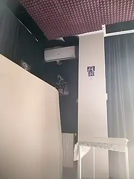 Snapshot of Lovely_milk chatting on September 19, 2025, 9:54 am Lovely milk online show from September 19, 2025, 9:54 am